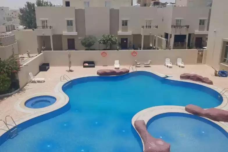 سكني عقار جاهز 5 + غرفة خادمة نصف مفروش فيلا  للإيجار في الدوحة #8743 - 1  صورة 